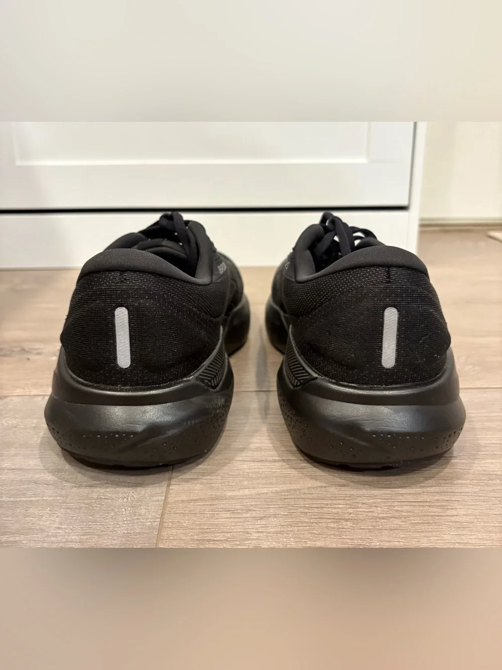 Brooks Adrenaline GTS 24 Womens Size 10 2E Black Athletic Running Shoes Sneakers